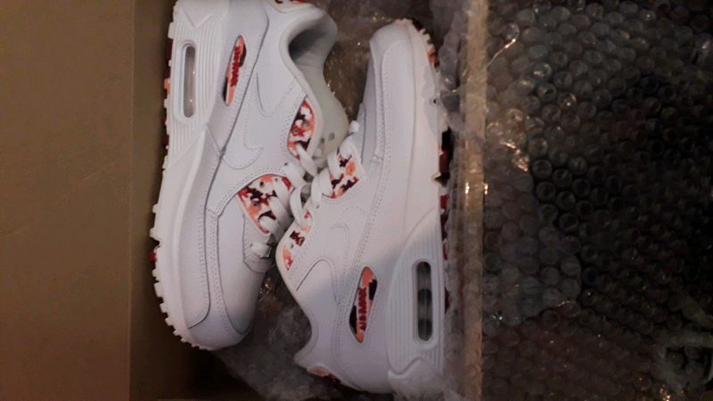 gumtree nike trainers